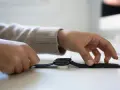 Jak włączyć Bluetooth w zegarku? Pełny poradnik i rozwiązania problemów