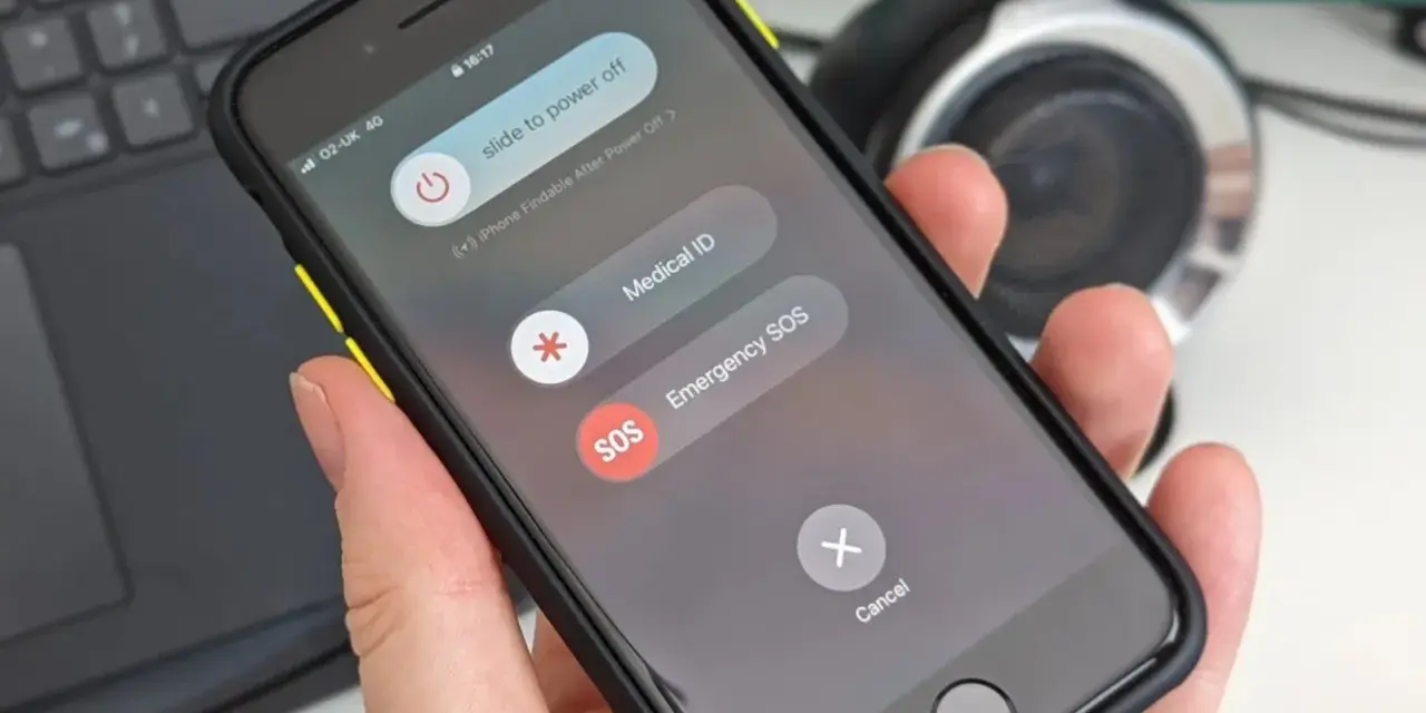 Ekran iPhone'a pokazuje opcje wyłączenia: "slide to power off", "Medical ID" i "Emergency SOS". Dowiedz się, jak wylaczyc iPhone.