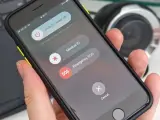 Ekran iPhone'a pokazuje opcje wyłączenia: "slide to power off", "Medical ID" i "Emergency SOS". Dowiedz się, jak wylaczyc iPhone.