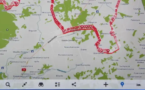 Mapa z zaznaczoną trasą, widoczne nazwy miejscowości: Lebiedzin, Bogusze, Białostocka. Maps me.
