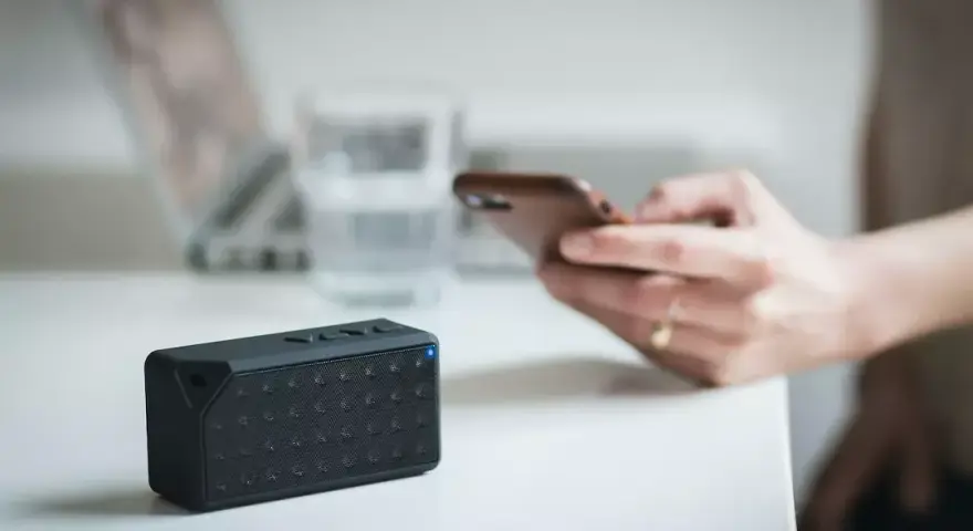 Jak podłączyć głośnik do telefonu? Poradnik krok po kroku i triki!