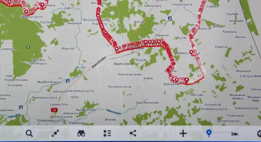 Mapa z zaznaczoną trasą, widoczne nazwy miejscowości: Lebiedzin, Bogusze, Białostocka. Maps me.