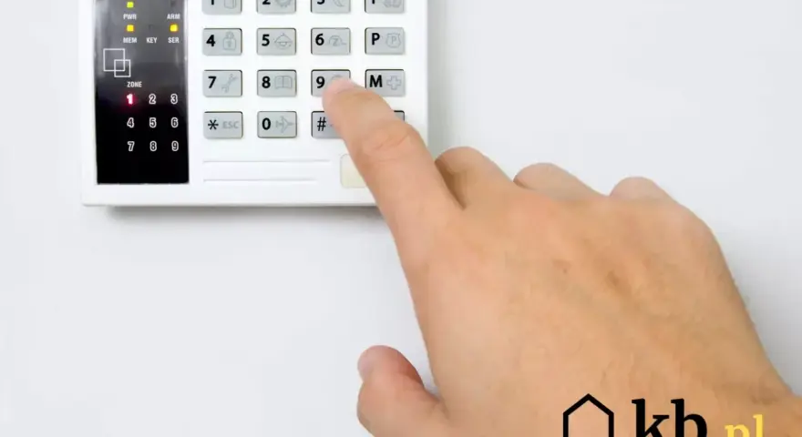 Alarm w domu: Czy warto? Ile kosztuje spokój i bezpieczeństwo?