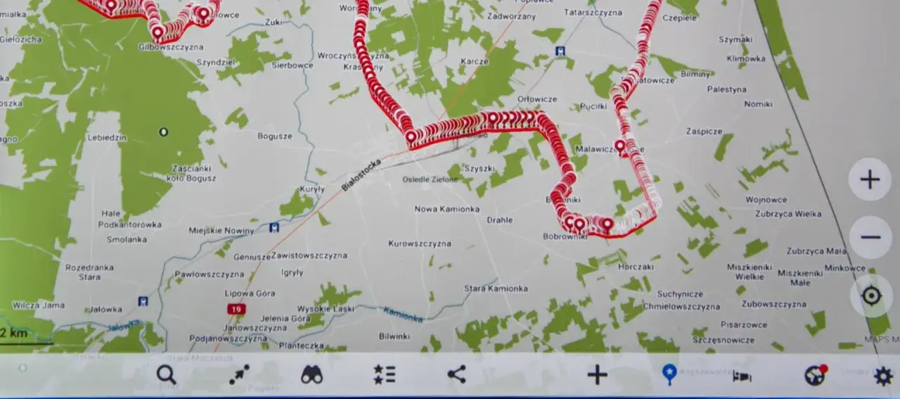 Mapa z zaznaczoną trasą, prowadzącą przez tereny z nazwami miejscowości jak Lebiedzin, Białostocka, Bobrowniki.