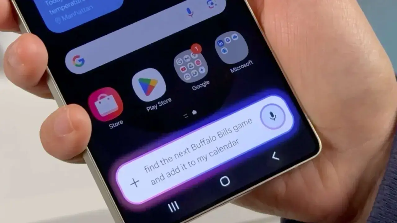 Telefon z interfejsem One UI 8, na którym wyszukiwana jest informacja o meczu Buffalo Bills i dodawana do kalendarza.